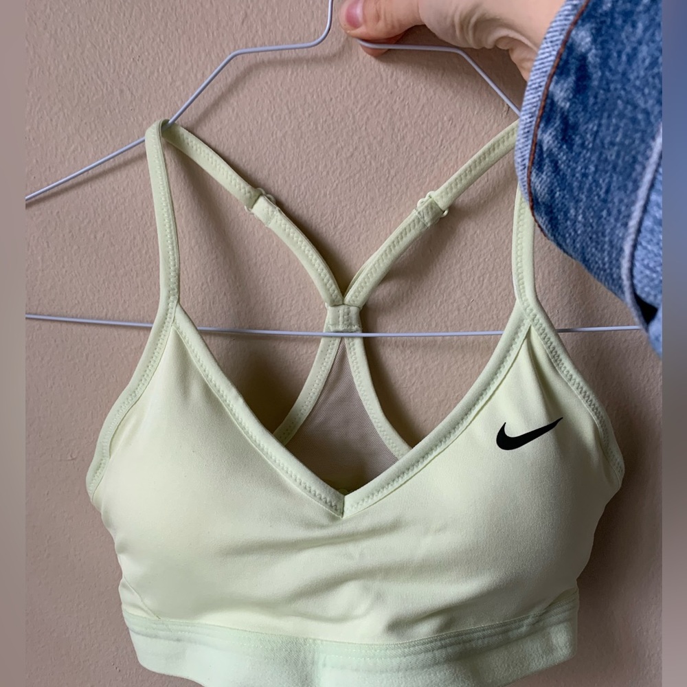 NWOT Nike sports bra